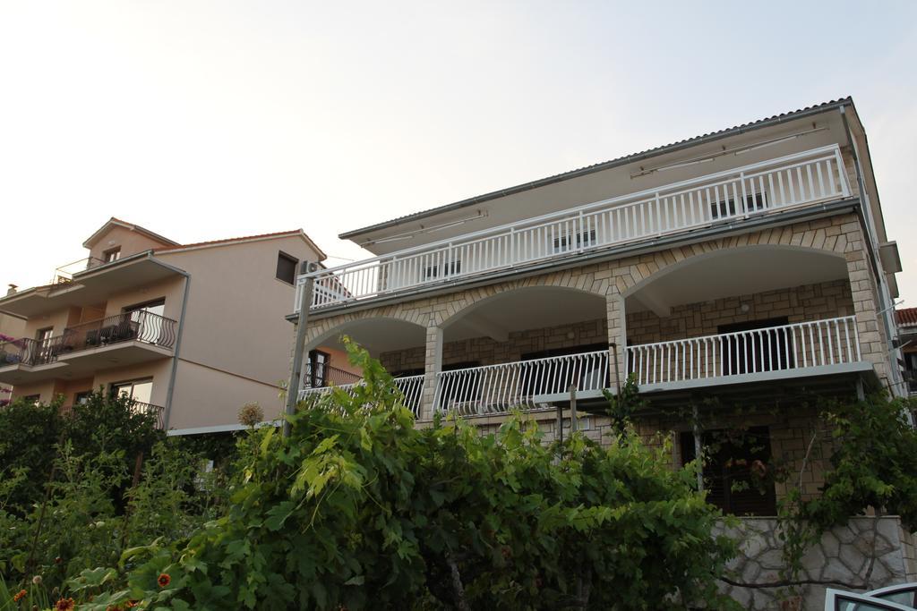 Apartments Marinko Stari Grad  Exterior photo
